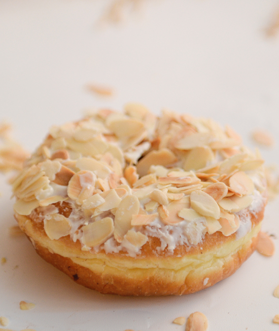 Donut Varian Almond